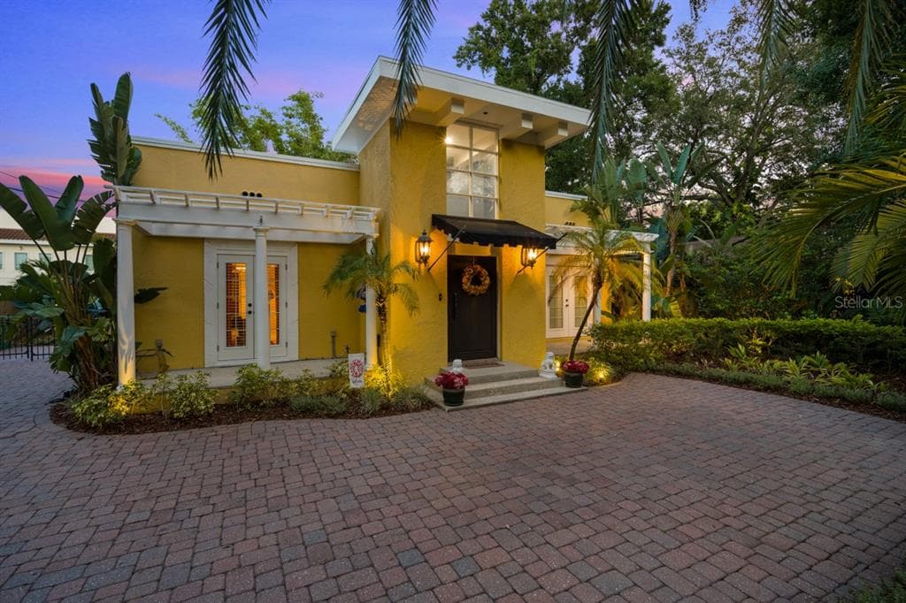 106 S WOODLYNNE AVENUE TAMPA, FL 33609