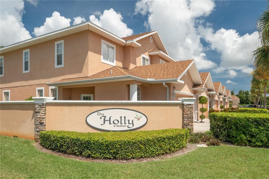 9719 TAYLOR ROSE LANE SEMINOLE, FL 33777
