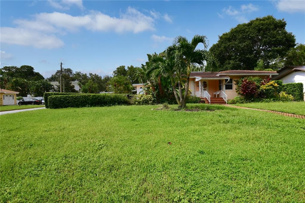 7245 5TH AVENUE S ST PETERSBURG, FL 33707