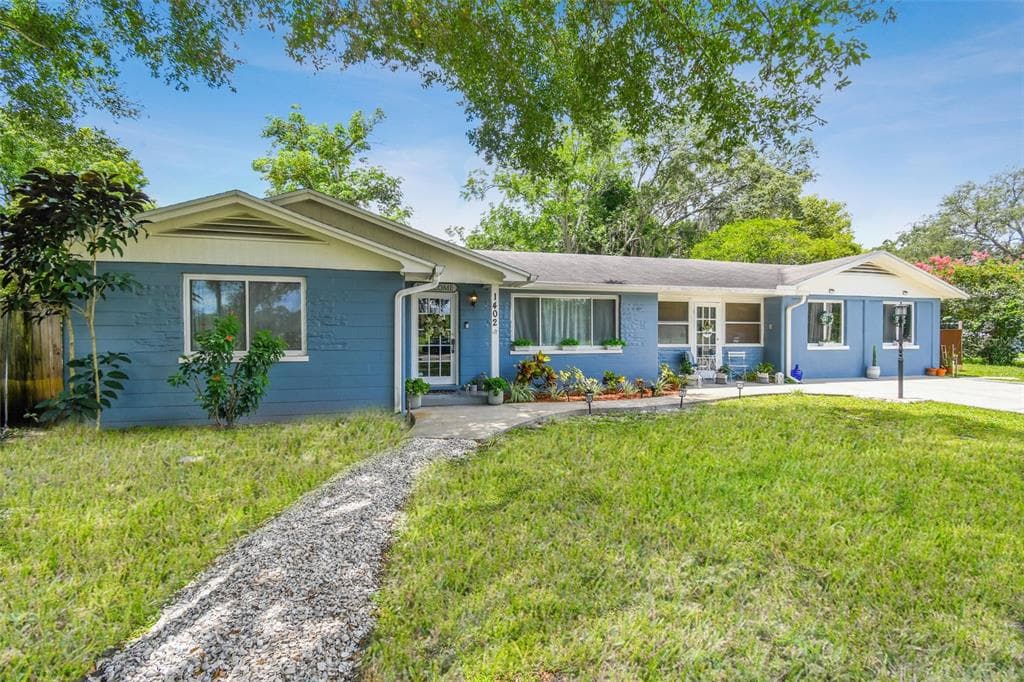 1402 W BOGIE DRIVE TAMPA, FL 33612