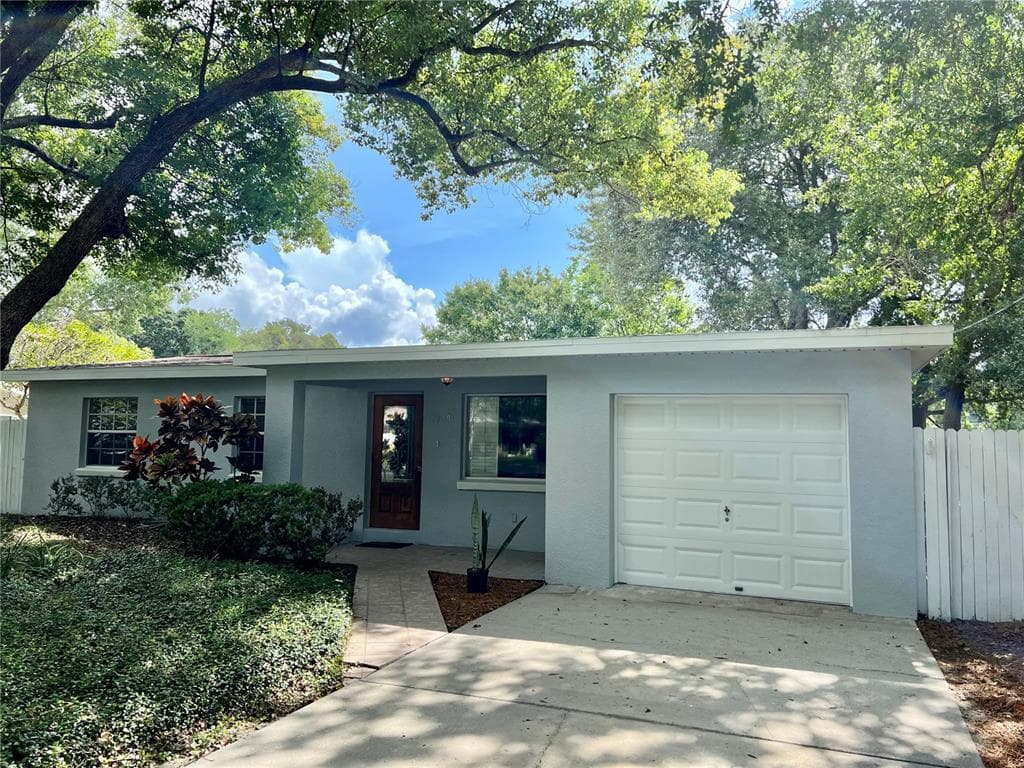 4909 N DARBY AVENUE TAMPA, FL 33603