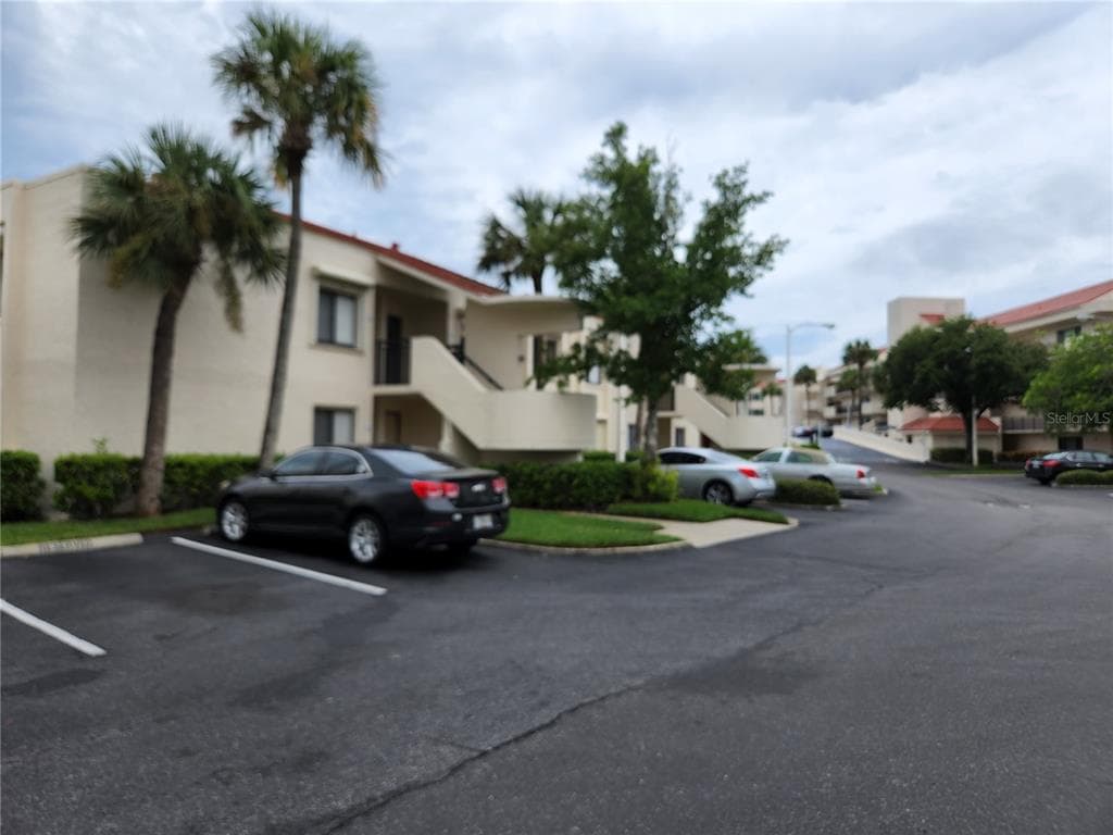 5532 LA PUERTA DEL SOL BOULEVARD S UNIT 236 ST PETERSBURG, FL 33715