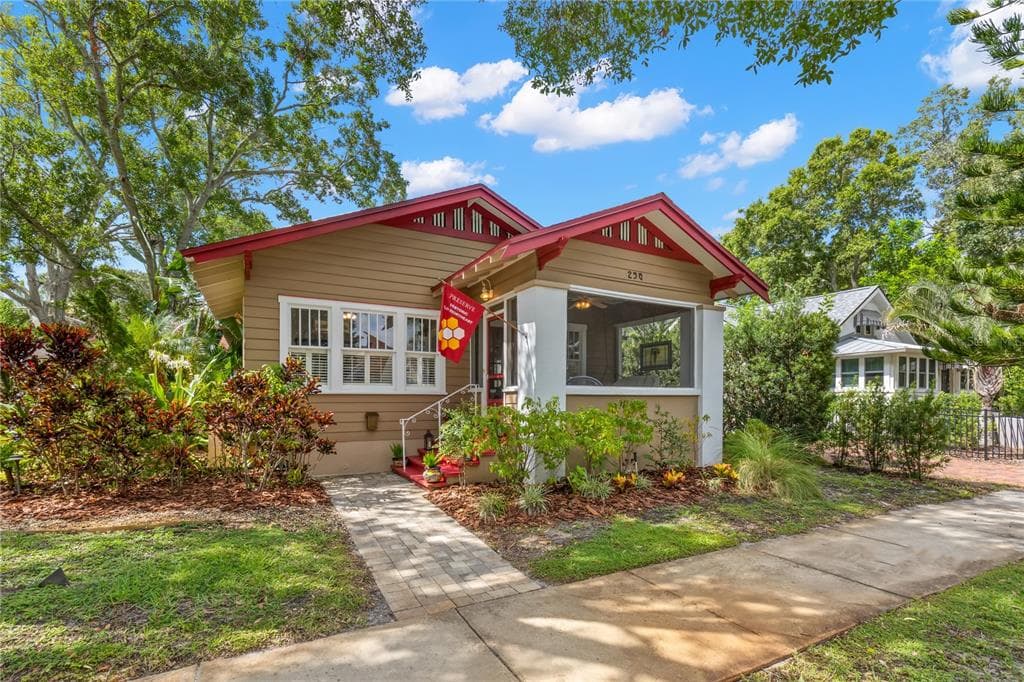 256 18TH AVENUE NE ST PETERSBURG, FL 33704