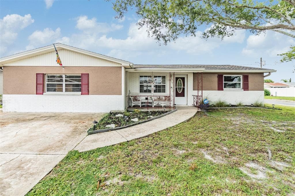 3551 DICKENS DRIVE HOLIDAY, FL 34691