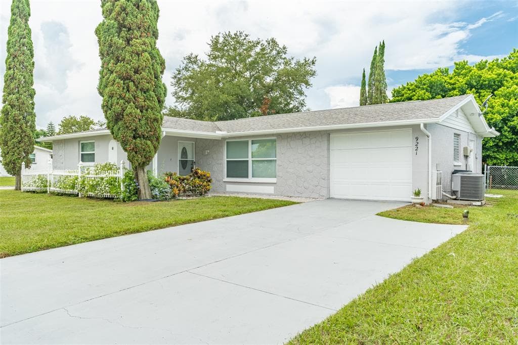 9221 SAINT REGIS LANE PORT RICHEY, FL 34668