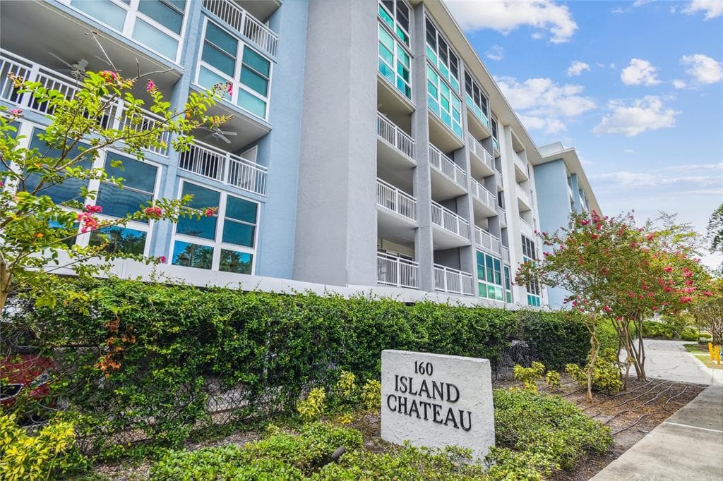 160 COLUMBIA DRIVE UNIT 203 TAMPA, FL 33606