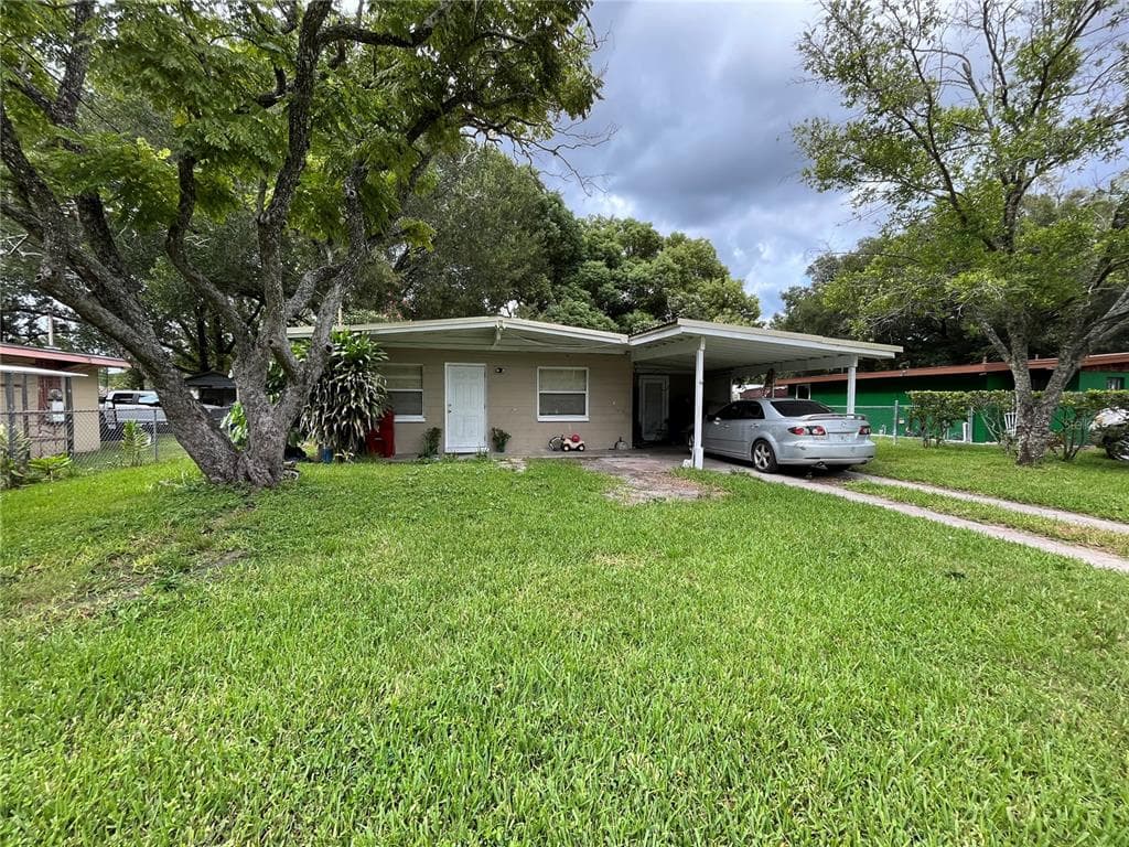 1608 W BALL STREET PLANT CITY, FL 33563