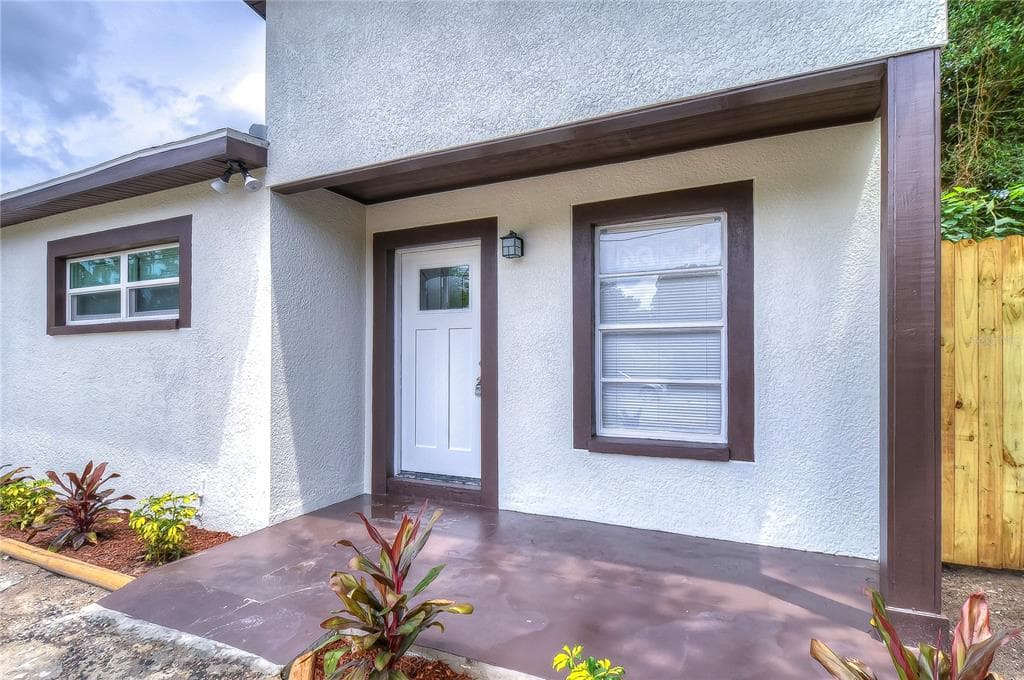 6411 RIVERBEND CIRCLE TAMPA, FL 33610