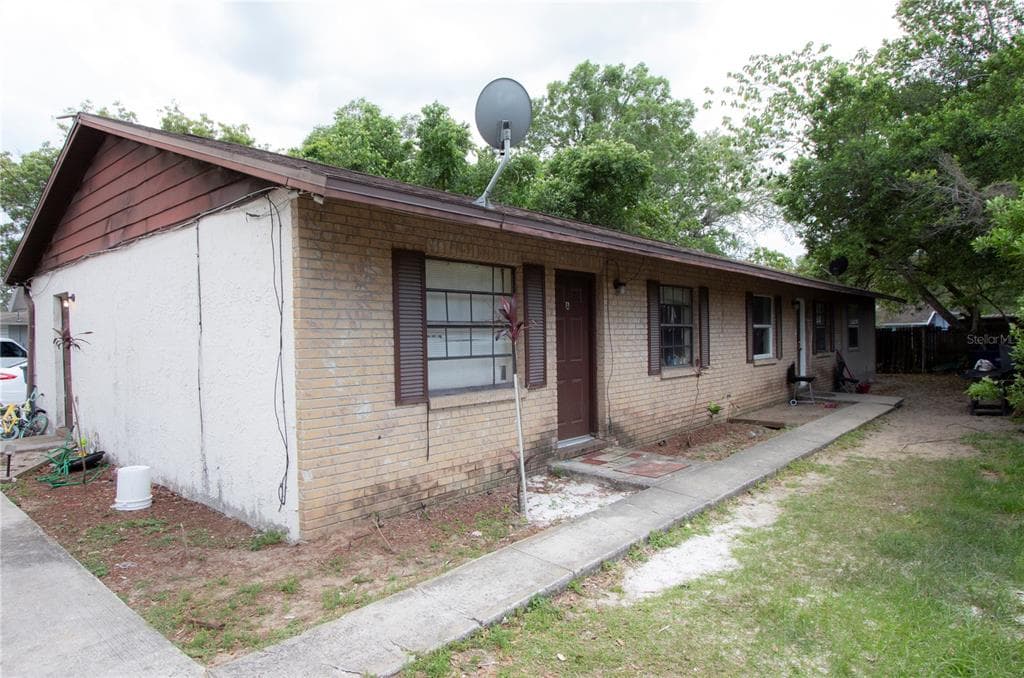 10018 11TH ST TAMPA, FL 33612