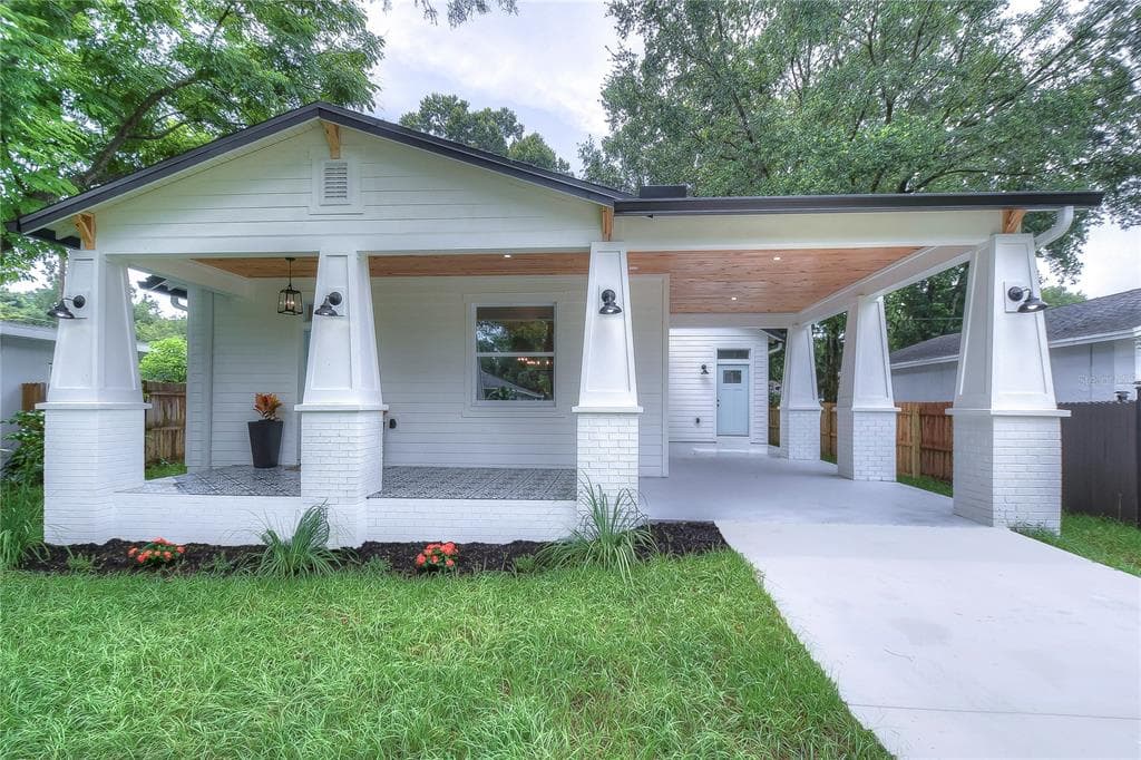 1725 SE LAMBRIGHT STREET TAMPA, FL 33610
