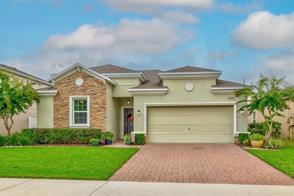202 W FIESTA KEY LOOP DELAND, FL 32720