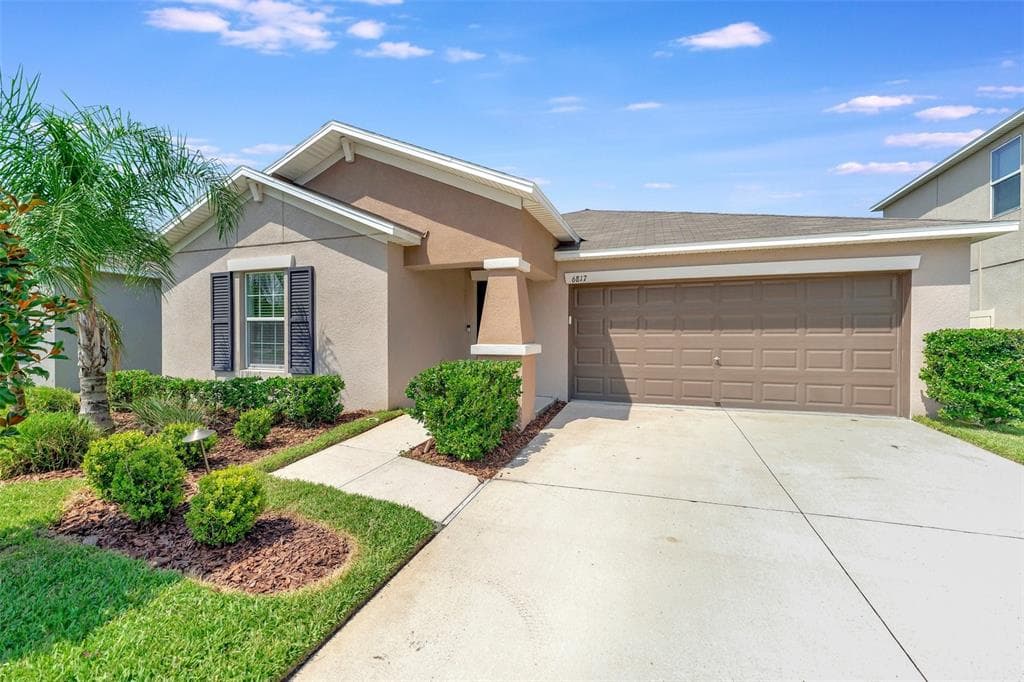 6817 HAZELNUT SPICE DR SUN CITY CENTER, FL 33573