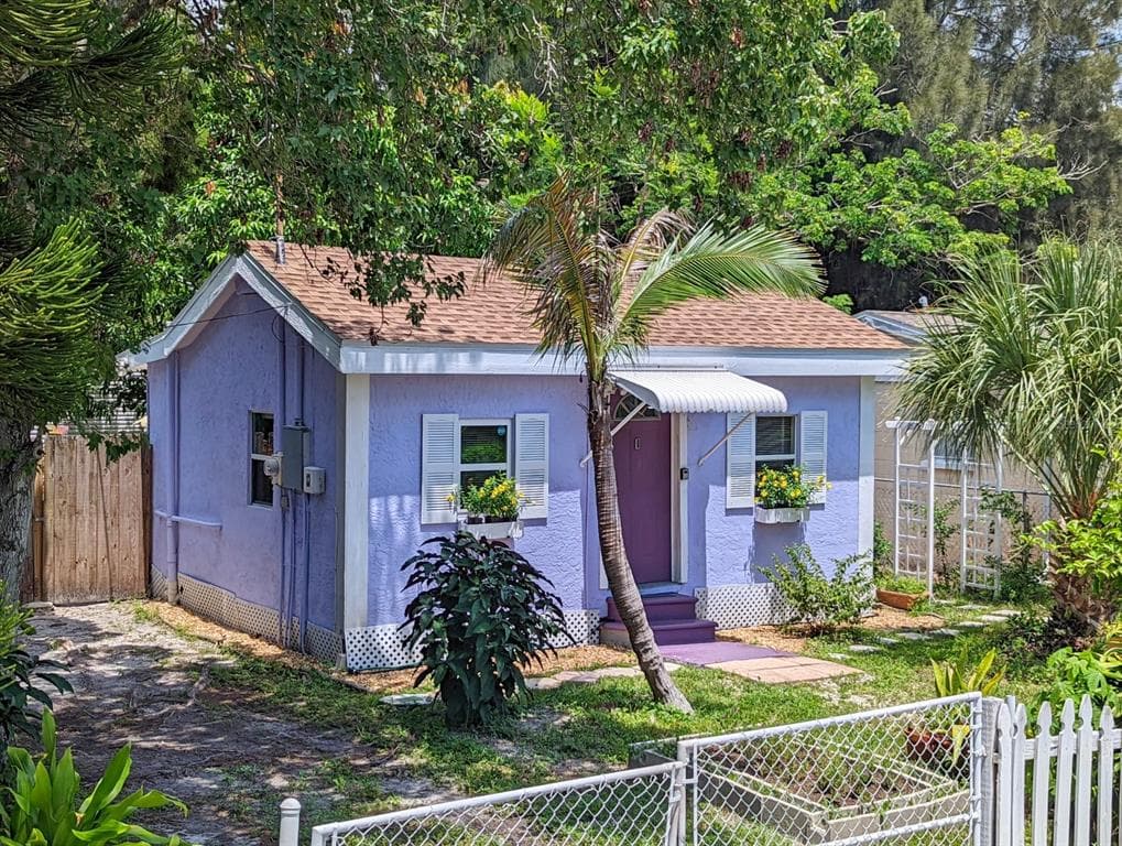 4063 9TH AVENUE S ST PETERSBURG, FL 33711