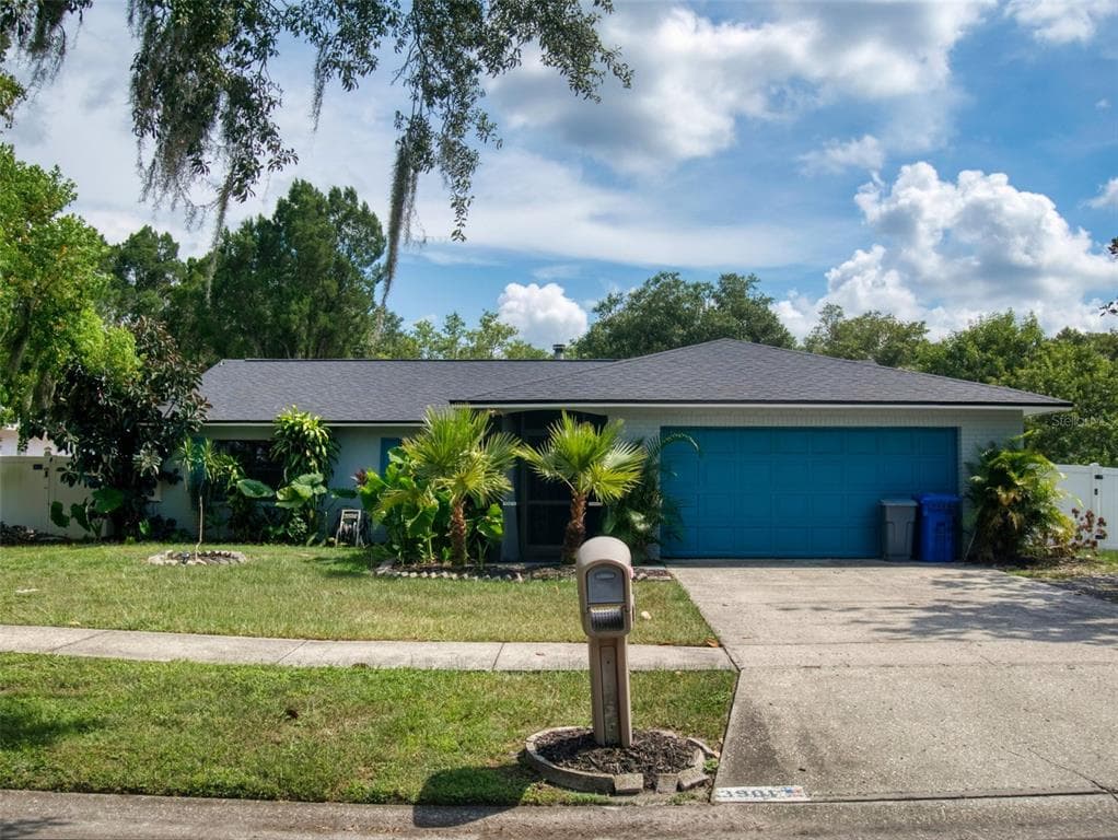 3901 CASABA LOOP VALRICO, FL 33596