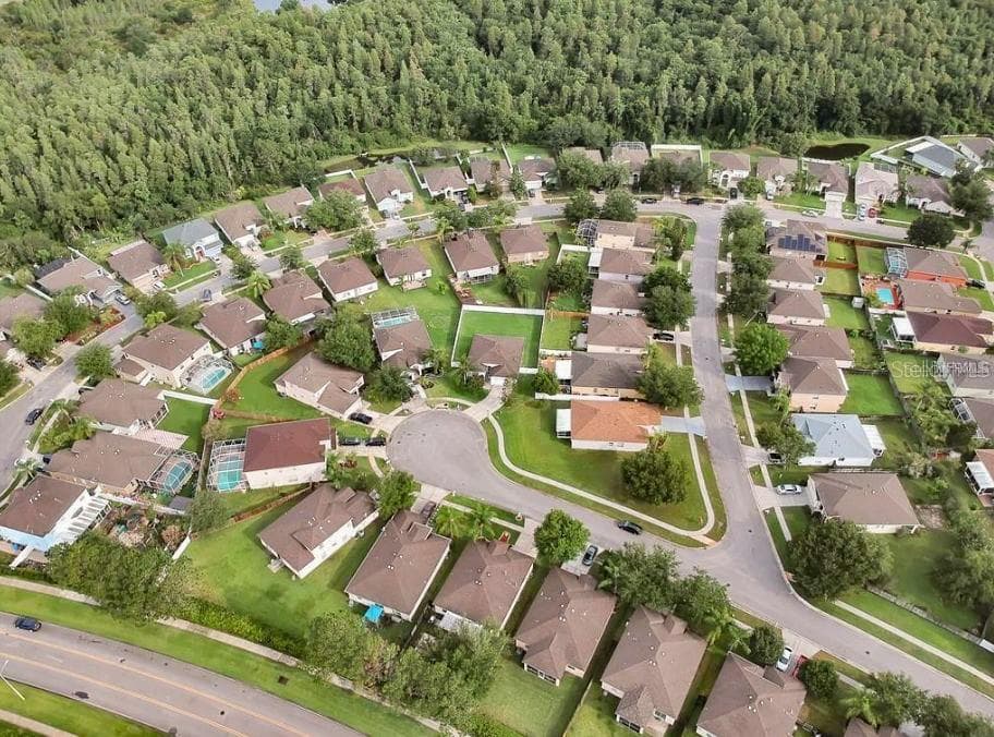18202 HOLLY HILLS WAY TAMPA, FL 33647