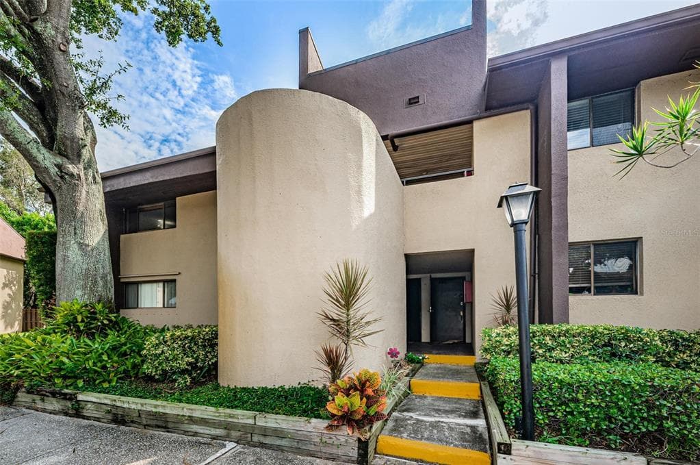 780 S VILLAGE DRIVE N UNIT 202 ST PETERSBURG, FL 33716