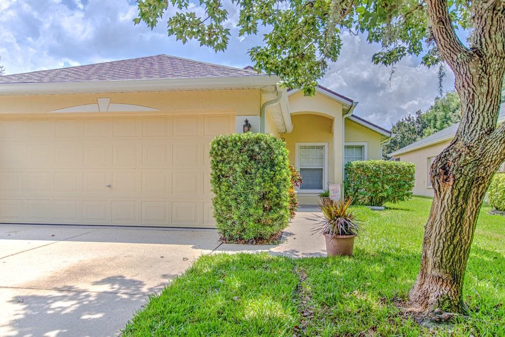 5704 TANAGERGROVE WAY LITHIA, FL 33547
