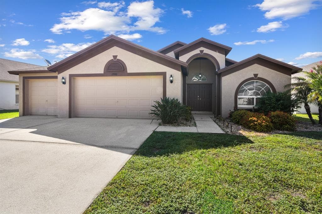 1900 RENSSELAER DRIVE WESLEY CHAPEL, FL 33543