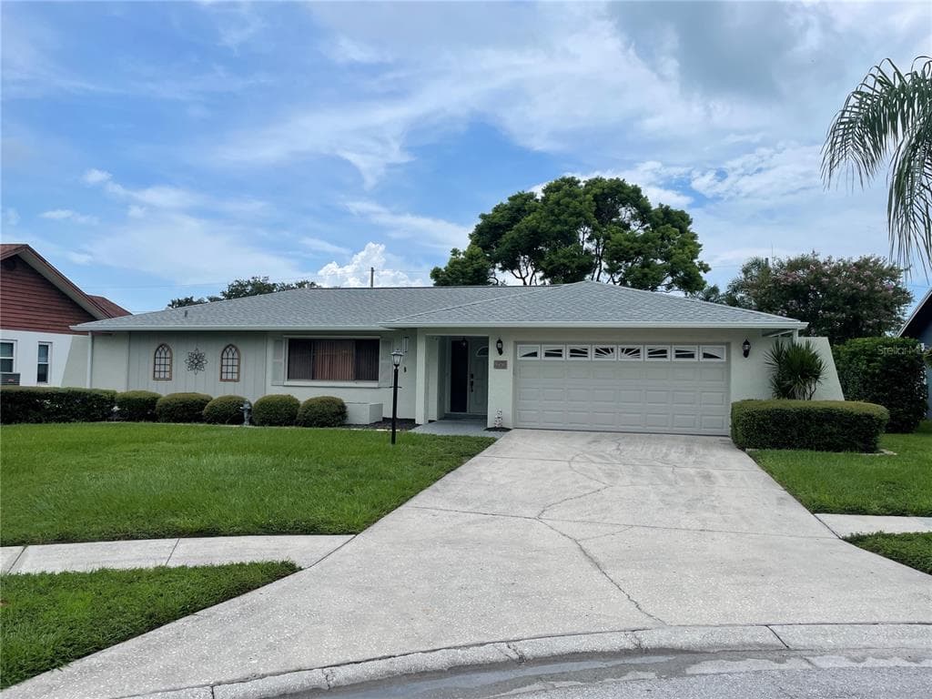 10736 FRANCES LANE LARGO, FL 33774