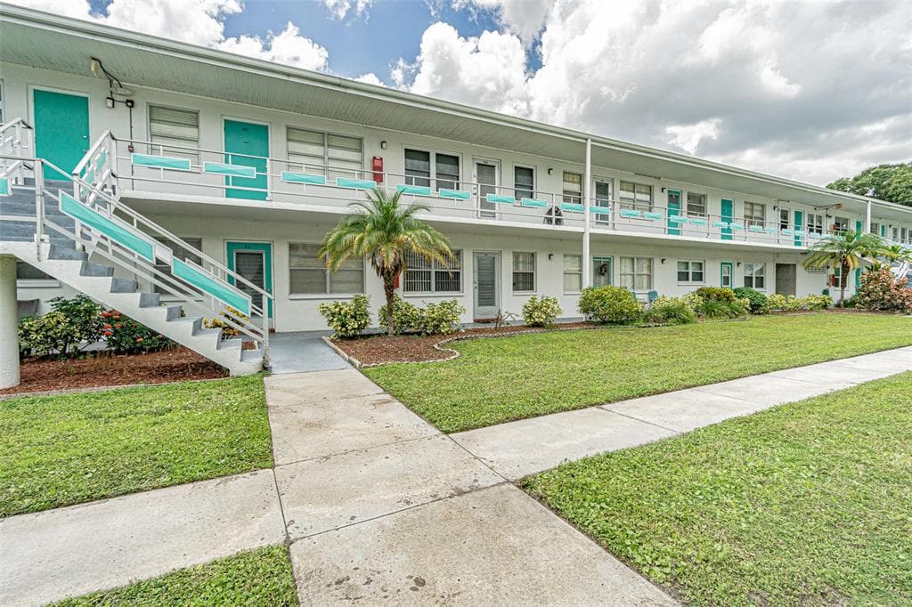6000 21ST STREET N UNIT 3 ST PETERSBURG, FL 33714