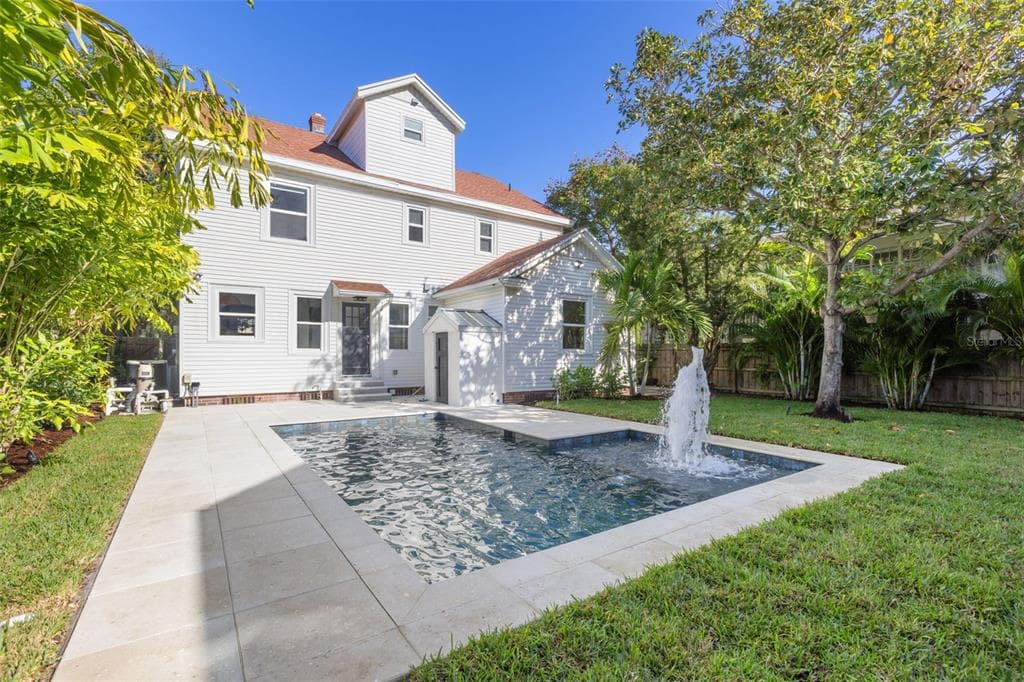 316 8TH AVENUE NE ST PETERSBURG, FL 33701