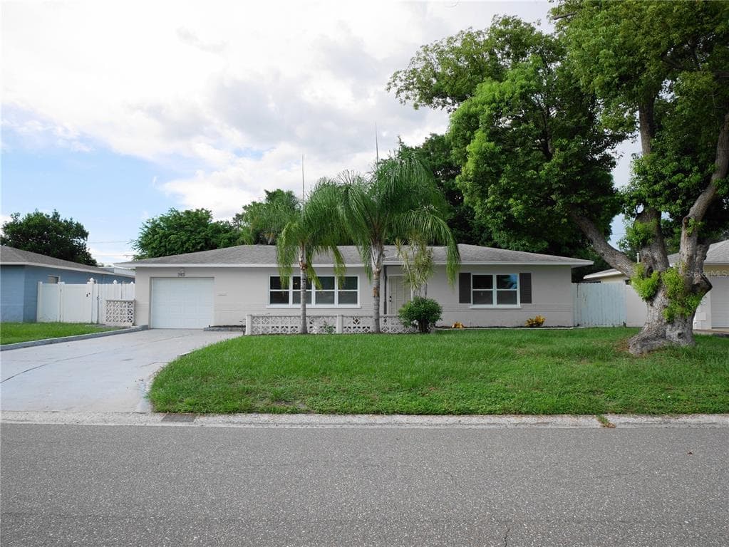 3901 26TH AVENUE N ST PETERSBURG, FL 33713
