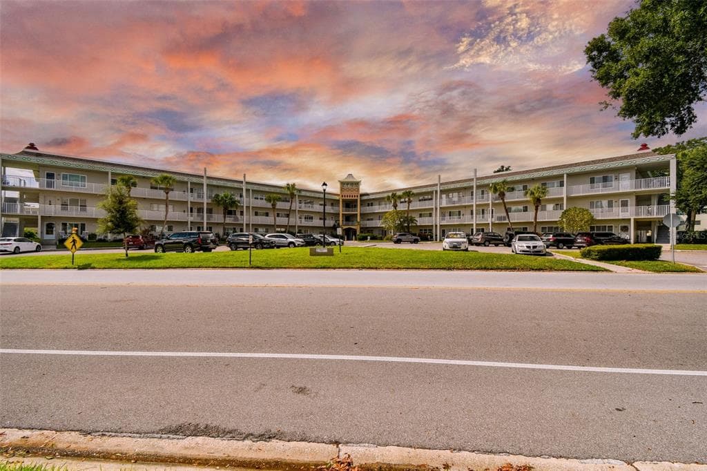 2070 WORLD PARKWAY BOULEVARD UNIT 40