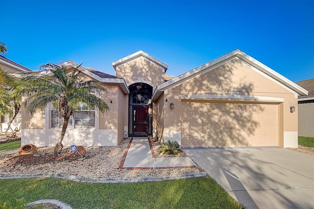 5238 CLOVER MIST DRIVE APOLLO BEACH, FL 33572