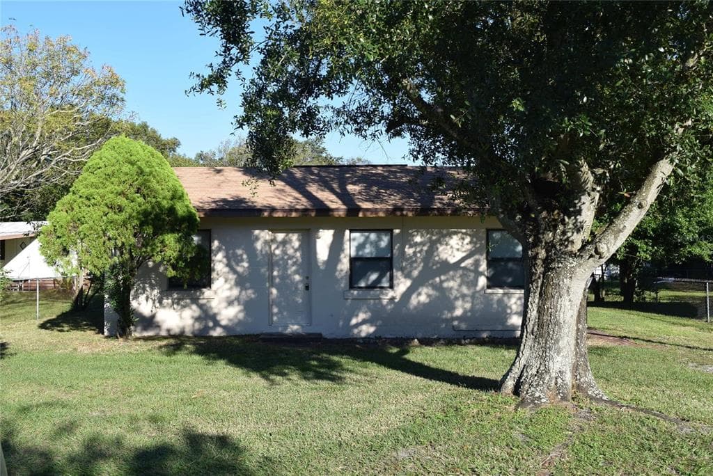 1115 N DAVIS AVENUE LAKELAND, FL 33805