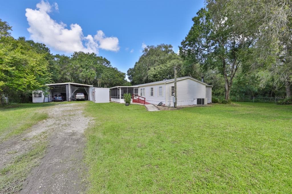 601 8TH COURT SE RUSKIN, FL 33570