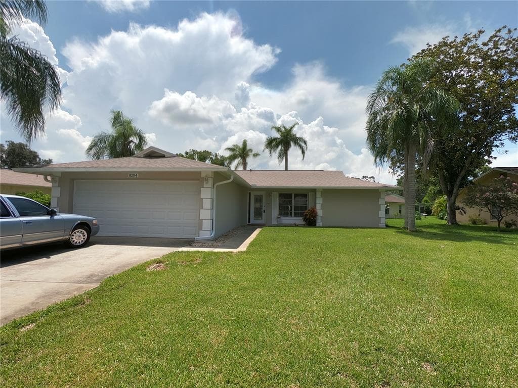 8204 LORA DEL RIO DRIVE PORT RICHEY, FL 34668