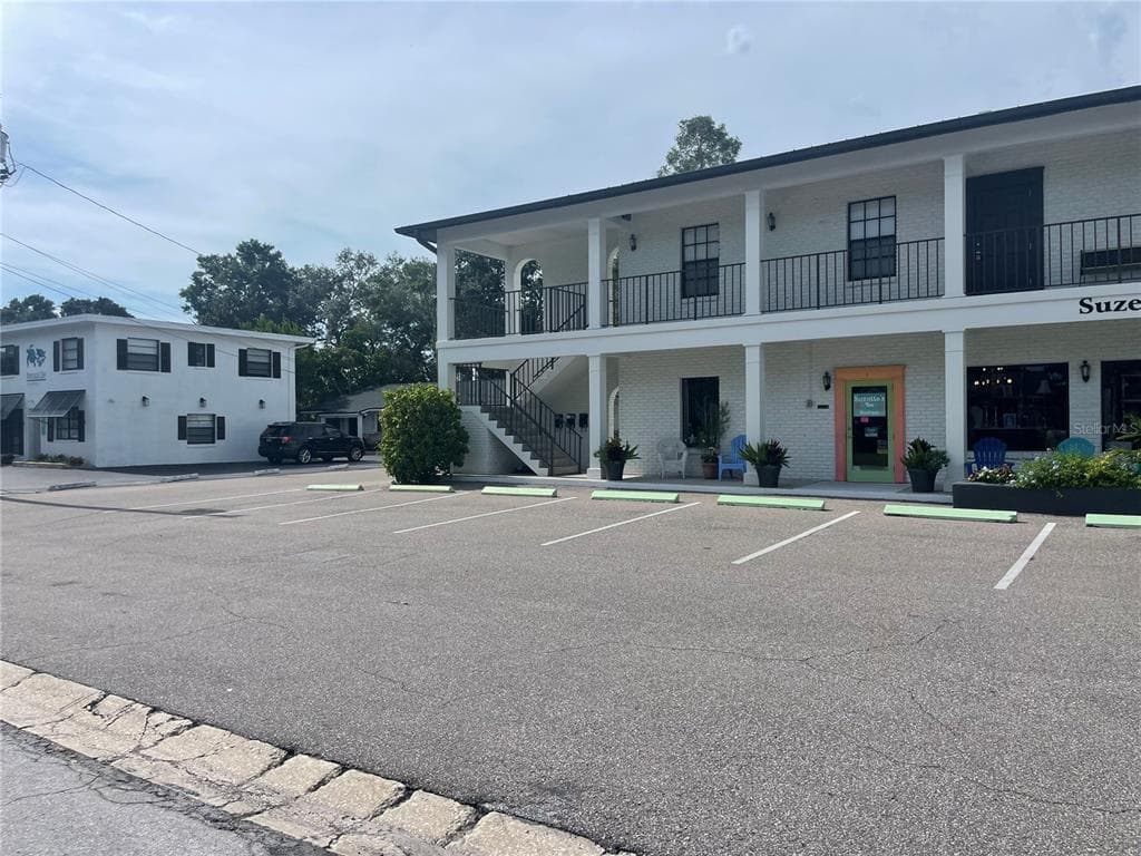 400 INDIAN ROCKS ROAD N UNIT D BELLEAIR BLUFFS, FL 33770