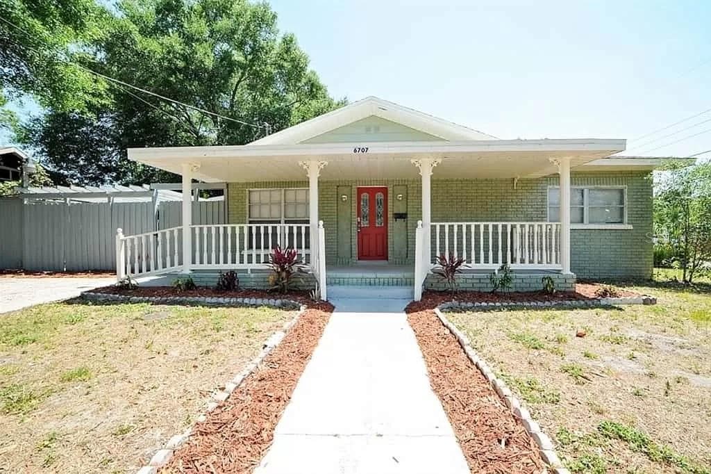 6707 N BRANCH AVENUE TAMPA, FL 33604