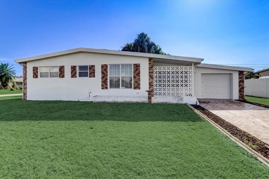 2239 BRAGG COURT PORT CHARLOTTE, FL 33952