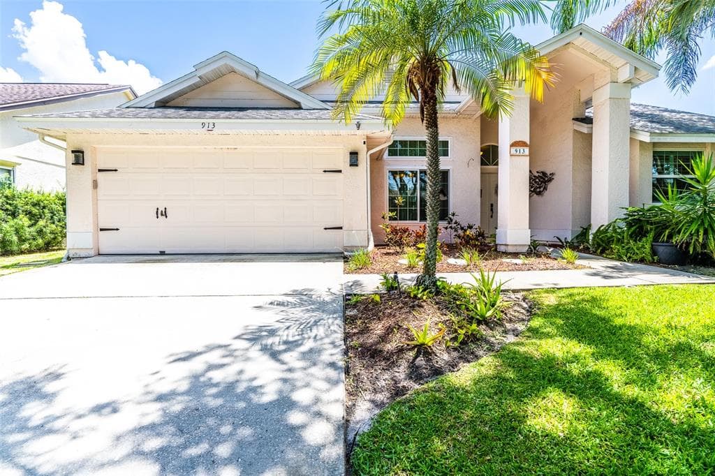 913 WESTWINDS BOULEVARD TARPON SPRINGS, FL 34689