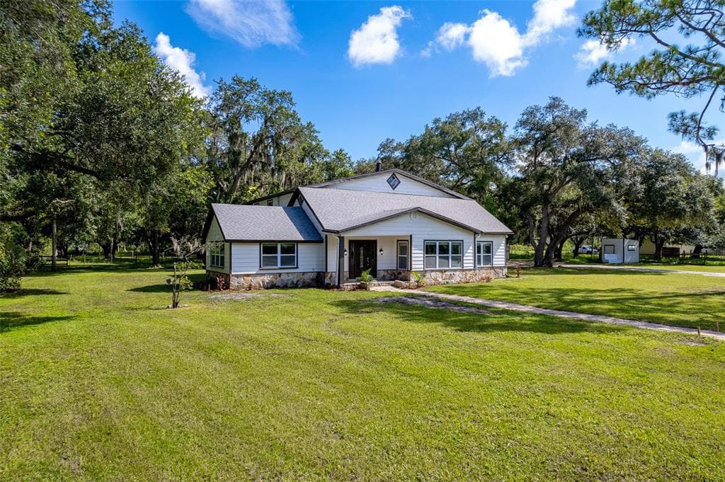6805 36TH AVENUE E BRADENTON, FL 34208