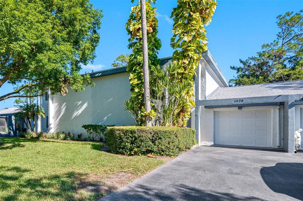 1420 PALMER LANE PALM HARBOR, FL 34685