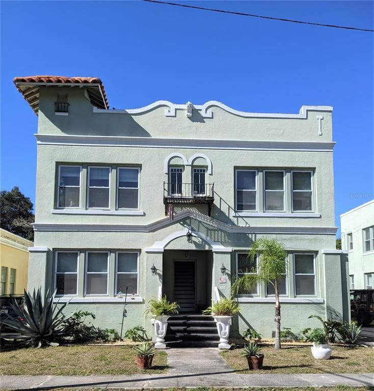 2006 JACKSON STREET N UNIT 1 ST PETERSBURG, FL 33704