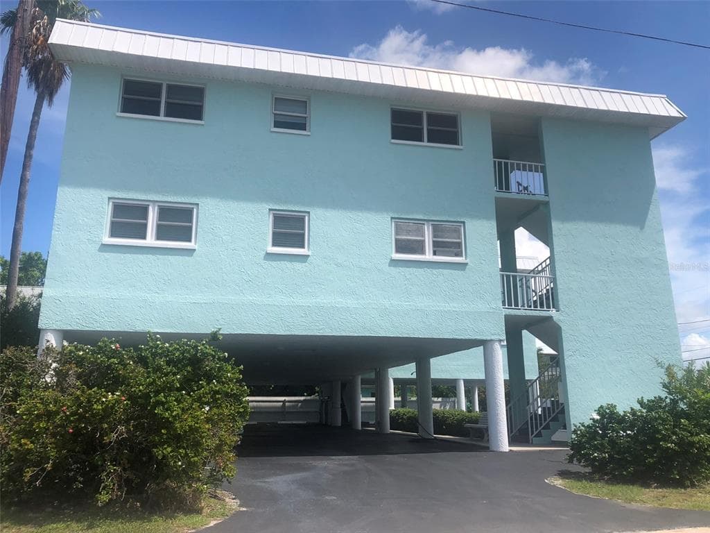 8200 BAYSHORE DRIVE UNIT 2 TREASURE ISLAND, FL 33706