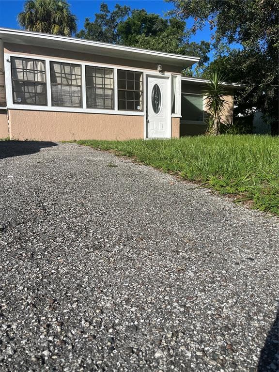 6152 WARREN AVENUE NEW PORT RICHEY, FL 34653