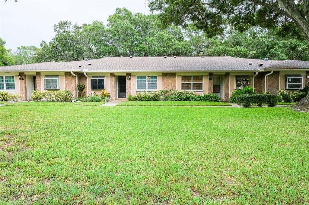 2211 LARK CIRCLE W UNIT B PALM HARBOR, FL 34684