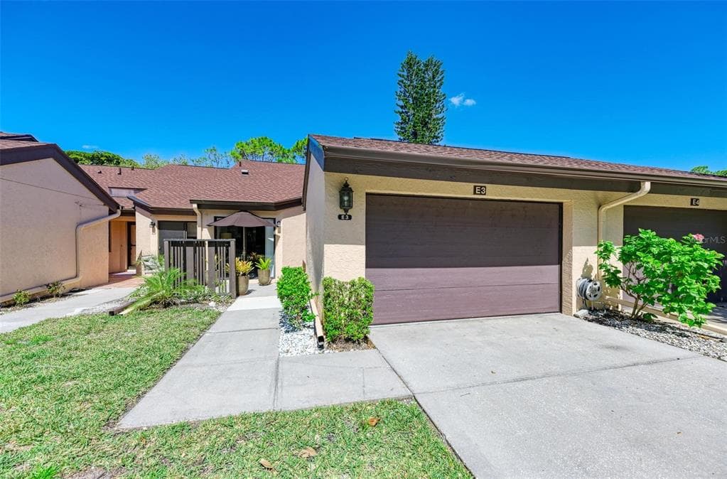 6251 TIMBER LAKE DRIVE UNIT E3 SARASOTA, FL 34243