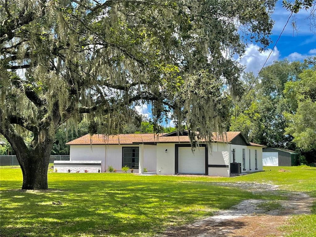 5409 EMORY DRIVE WESLEY CHAPEL, FL 33543