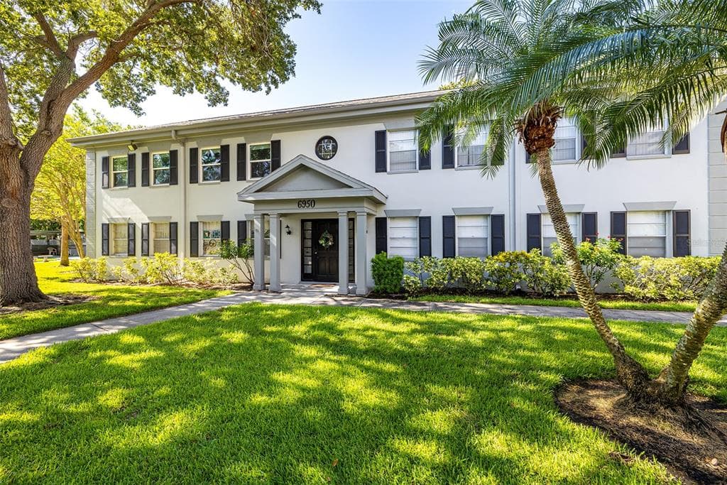 6950 AVENUE DES PALAIS UNIT 2A SOUTH PASADENA, FL 33707