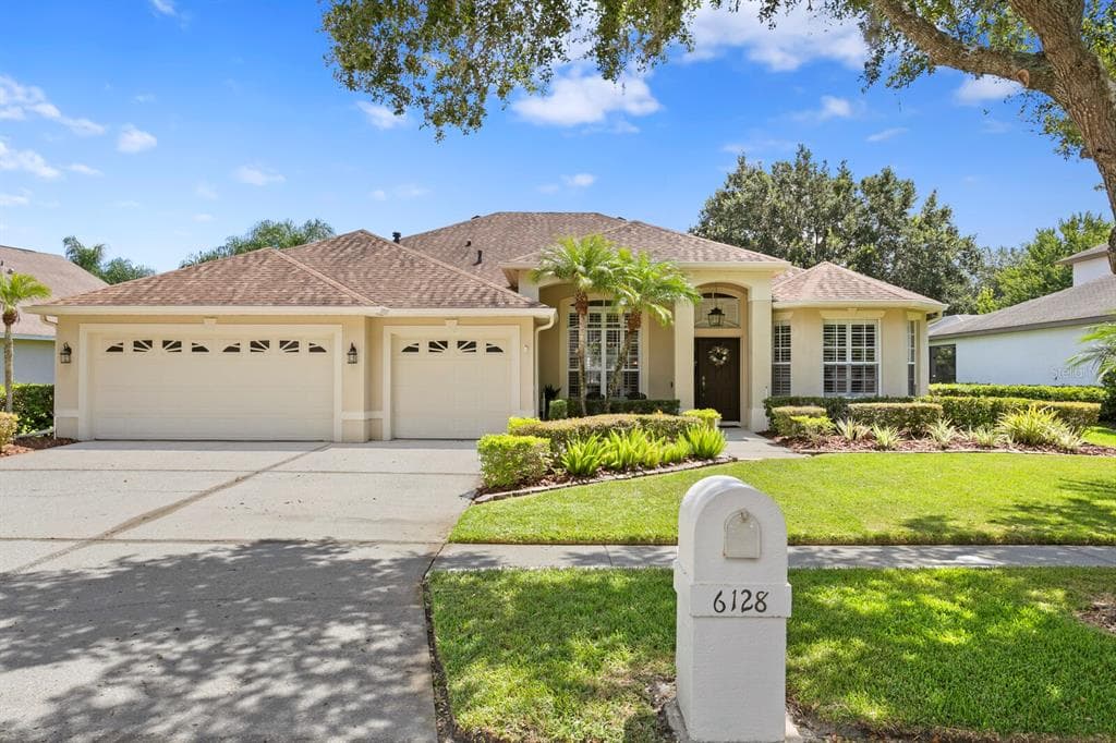 6128 SAVOY CIRCLE LUTZ, FL 33558