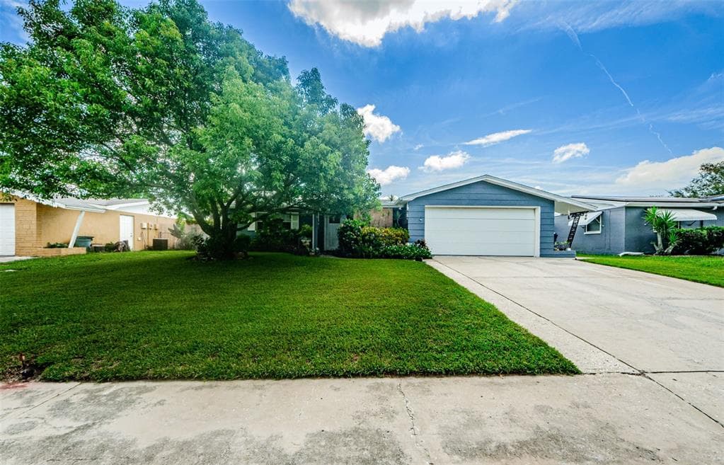 1446 RUSSEL LANE HOLIDAY, FL 34691
