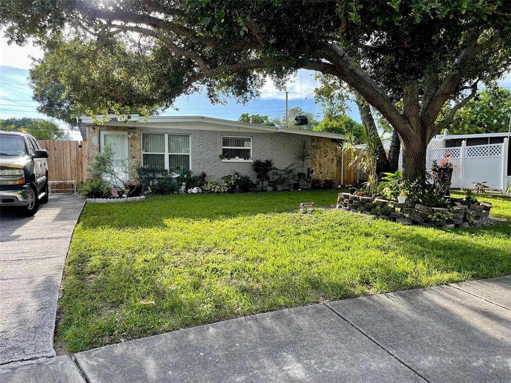 9064 82ND STREET SEMINOLE, FL 33777