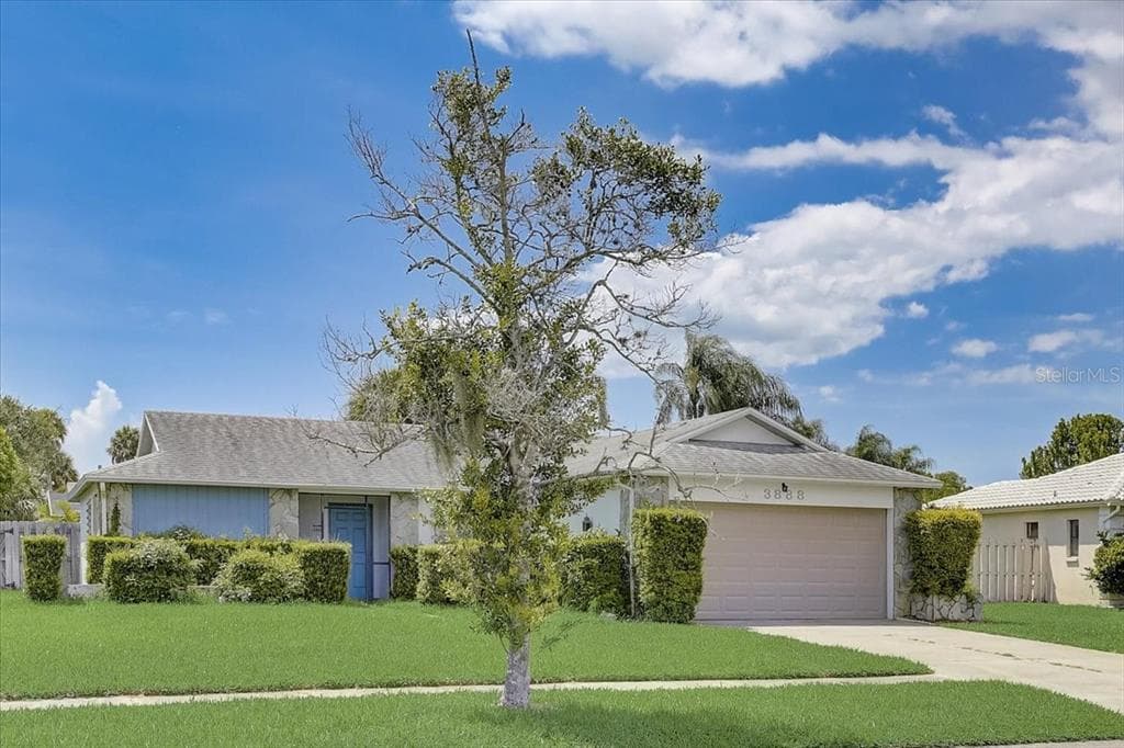 3888 EASTON STREET SARASOTA, FL 34238