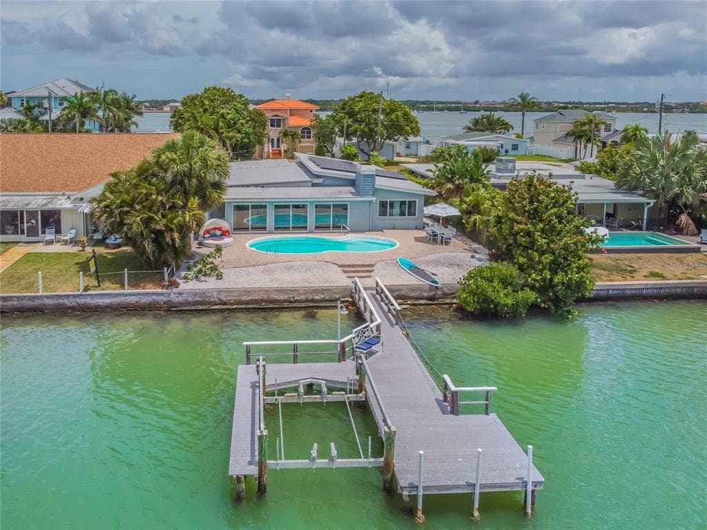 813 BAY POINT DRIVE MADEIRA BEACH, FL 33708