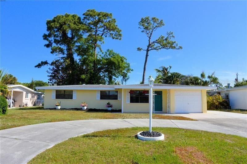 1717 COLLEEN STREET SARASOTA, FL 34231